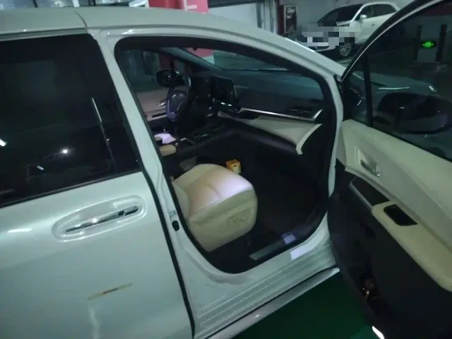 Toyota Granvia — Фото автомобиля 19