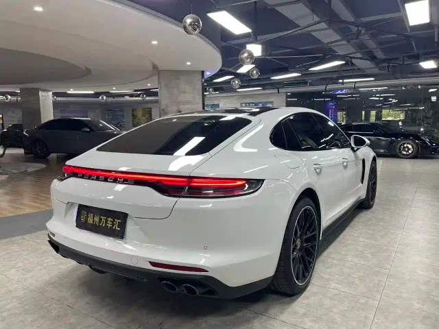 Porsche Panamera — Фото автомобиля 9