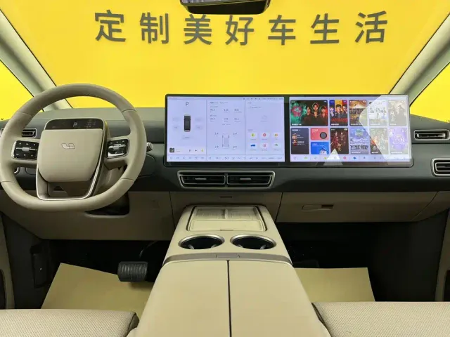 Li Auto MEGA — Фото автомобиля 13