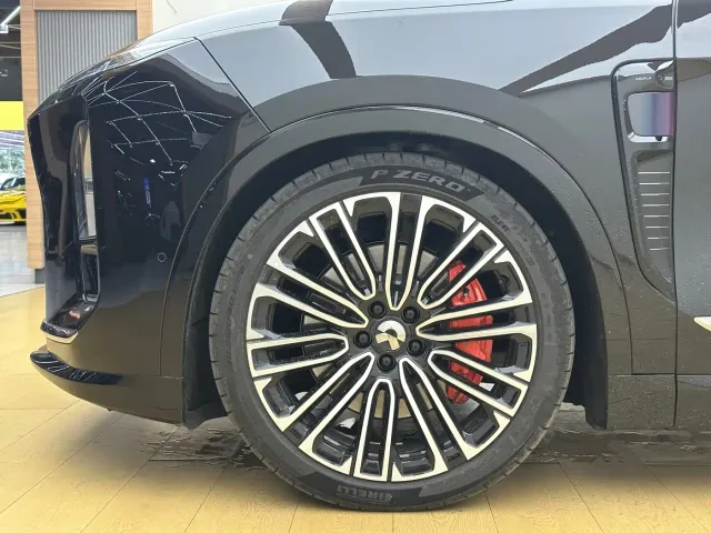 Nio ES8 — Фото автомобиля 18