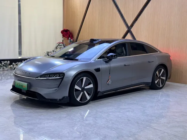 Фотография автомобиля — Luxeed S7
