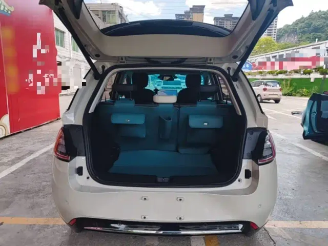 Baojun Cloud — Фото автомобиля 18