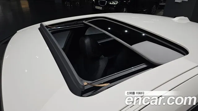 BMW i4 — Фото автомобиля 25