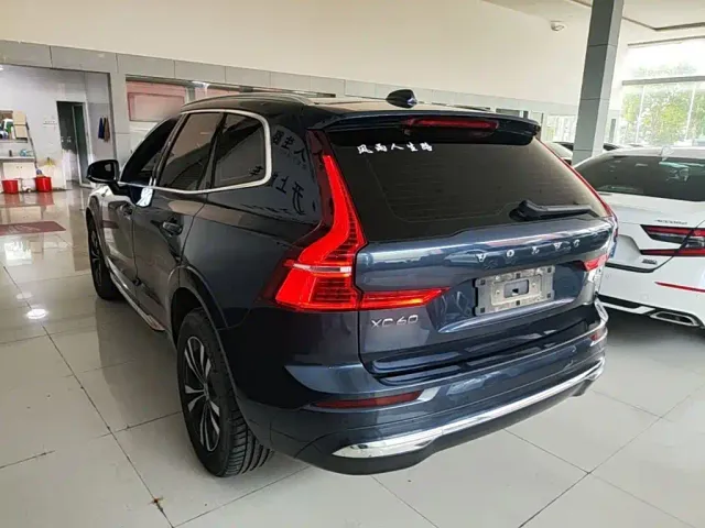 Volvo XC60 — Фото автомобиля 4