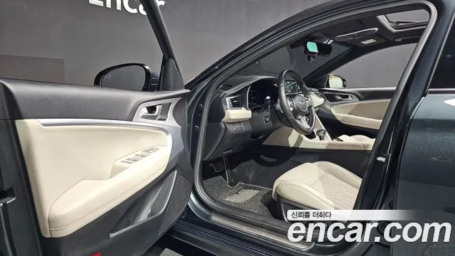 Genesis G70 — Фото автомобиля 10
