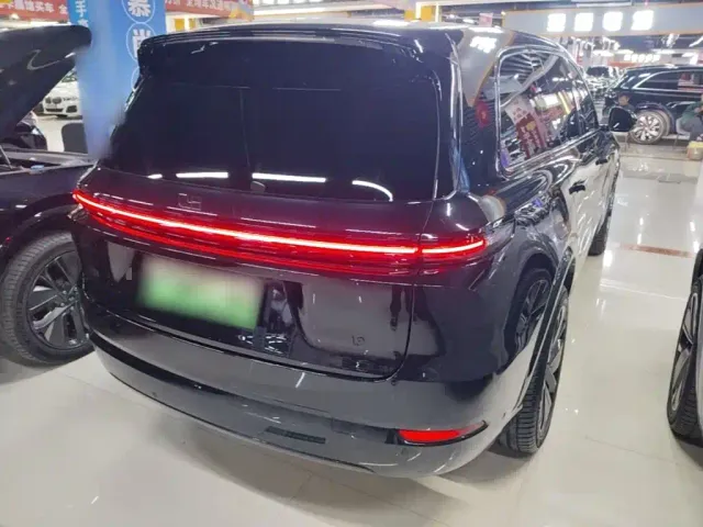 Li Auto L9 — Фото автомобиля 6