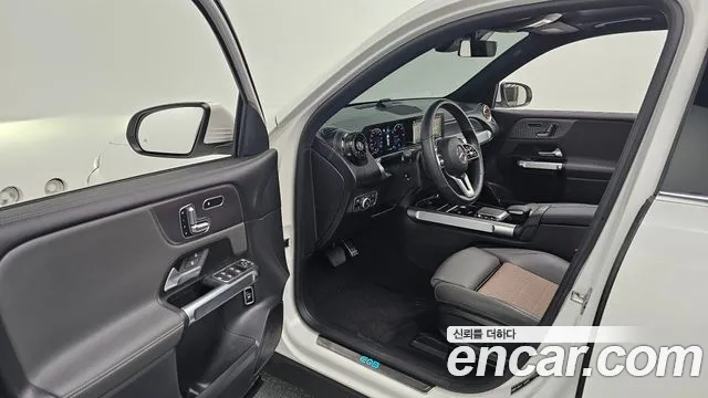 Mercedes-Benz EQB X243 — Фото автомобиля 10