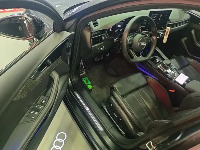 Audi A4L — Фото автомобиля 15