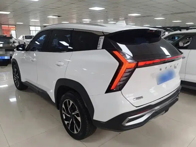 Geely Boyue L — Фото автомобиля 4
