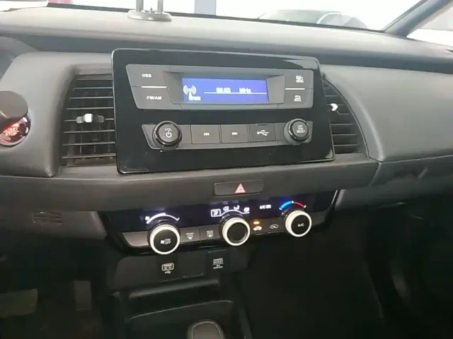 Honda Fit — Фото автомобиля 12