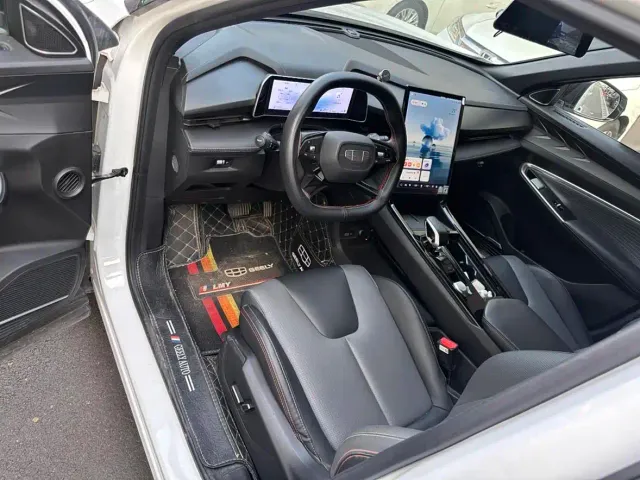 Geely Boyue — Фото автомобиля 4