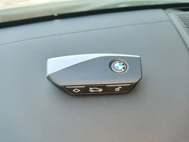 BMW i5 — Фото автомобиля 8