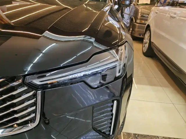 Volvo XC90 — Фото автомобиля 23