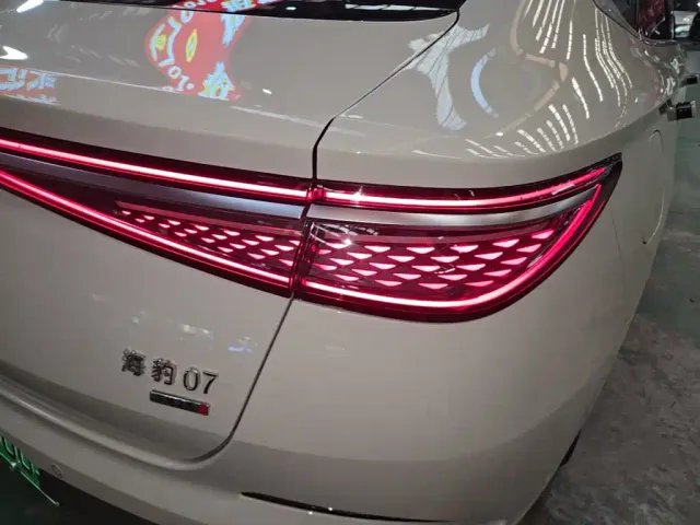 BYD Seal 07 DM-i — Фото автомобиля 7