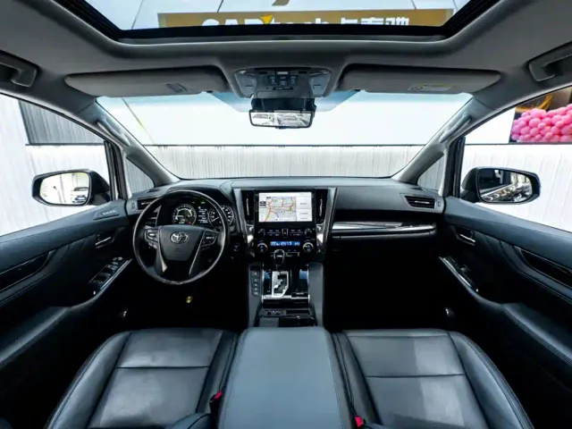 Toyota Vellfire — Фото автомобиля 14