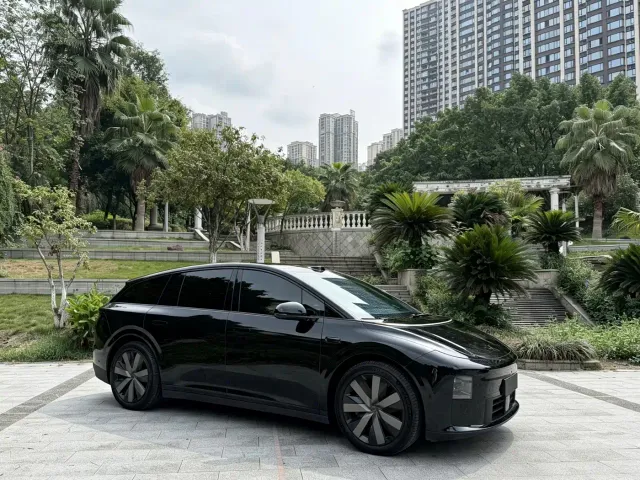 Li Auto i6 — Фото автомобиля 3