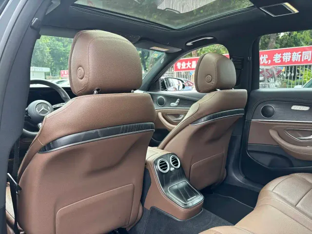 Mercedes-Benz E-Class — Фото автомобиля 23