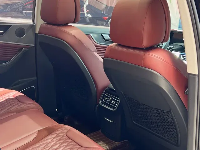 Hongqi HS5 — Фото автомобиля 9