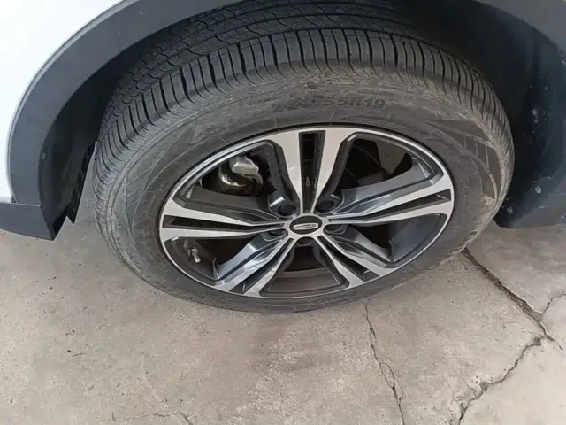 Geely Boyue — Фото автомобиля 22