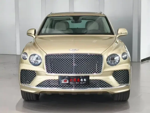 Bentley Bentayga — Фото автомобиля 2