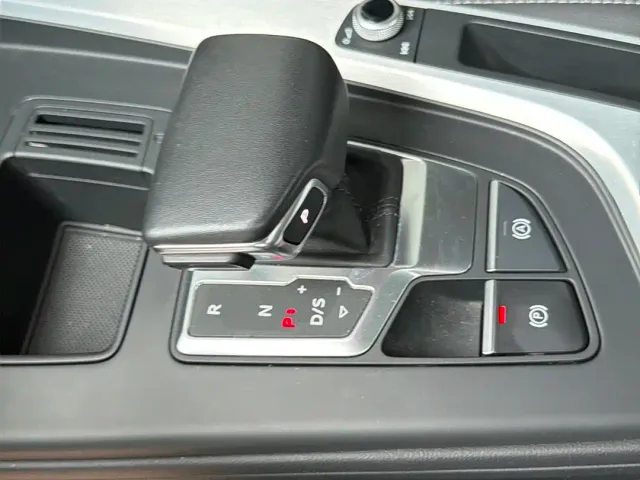 Audi A4L — Фото автомобиля 13