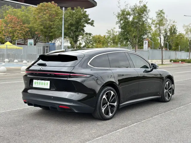Nio ET5 Touring — Фото автомобиля 15