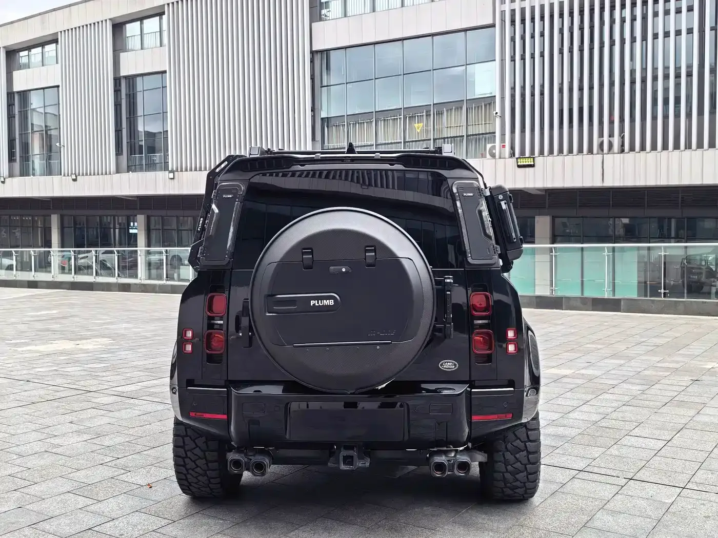 Land Rover Land Rover Defender 2024 110 3.0T P400 XS — Фото автомобиля 22