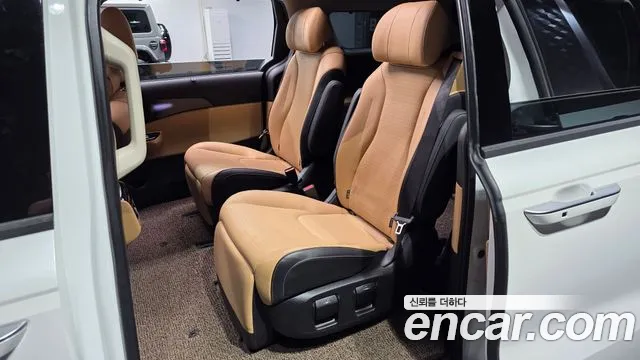Kia Canival Carnival 4 поколение Дизель 7 мест Signature — Фото автомобиля 11