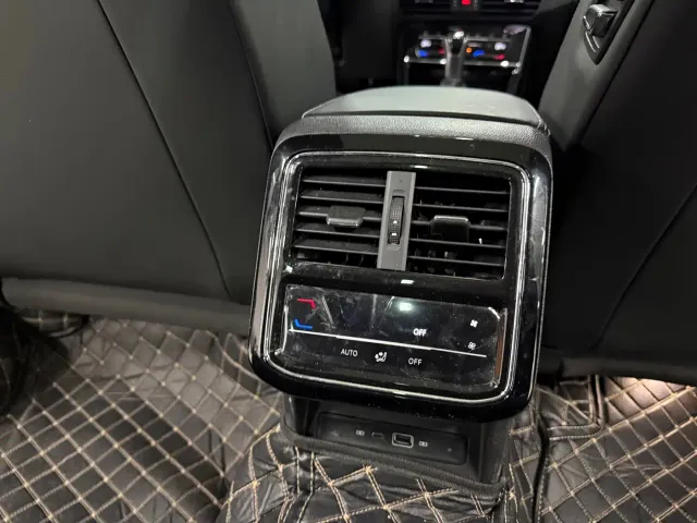 Volkswagen Passat — Фото автомобиля 17