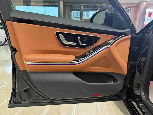 Mercedes-Benz S-Class — Фото автомобиля 14