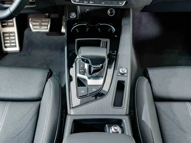 Audi A4L — Фото автомобиля 12