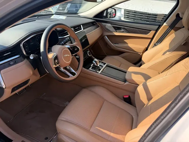 Jaguar XFL — Фото автомобиля 13