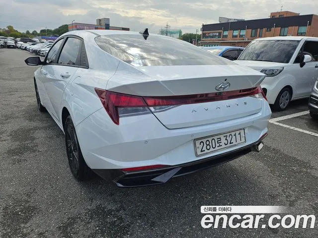 Hyundai Avante — Фото автомобиля 4