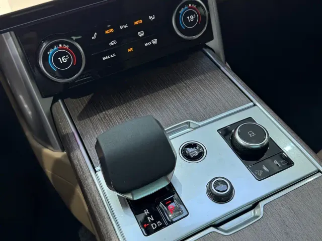 Land Rover Range Rover — Фото автомобиля 12