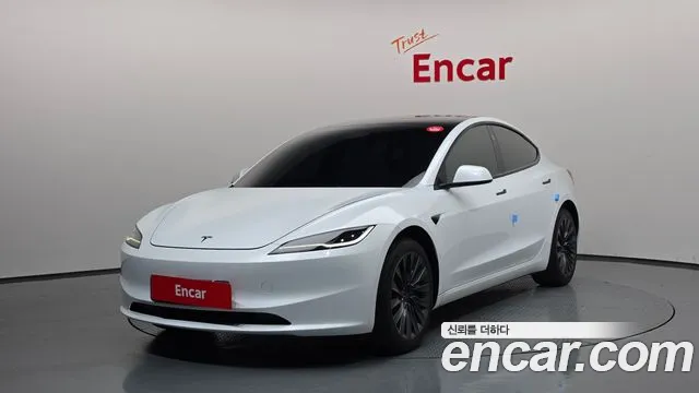 Фотография автомобиля — Tesla Model 3