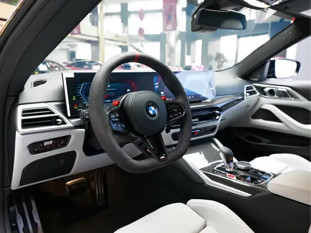 BMW M4 — Фото автомобиля 14