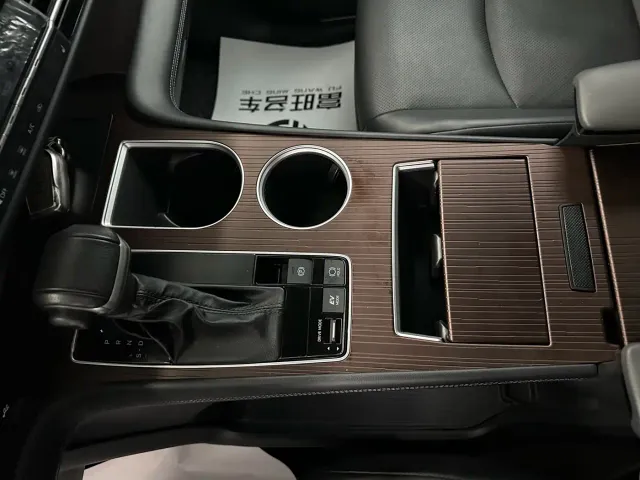 Toyota Granvia — Фото автомобиля 17