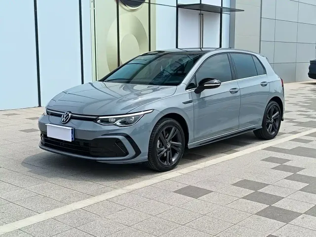 Фотография автомобиля — Volkswagen Golf