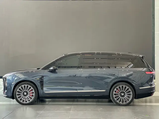 Nio ES8 — Фото автомобиля 6