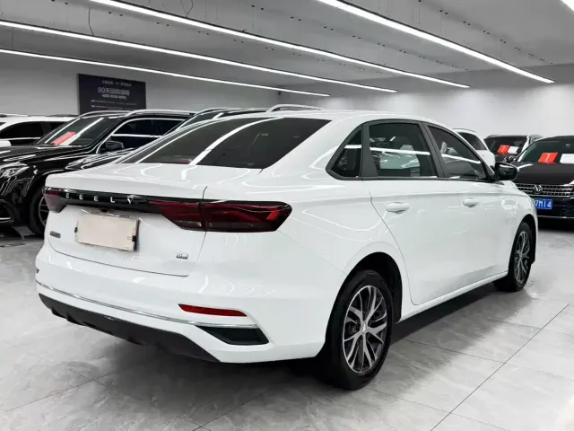 Geely Emgrand 2022 4th Generation 1.5L CVT Elite — Фото автомобиля 6