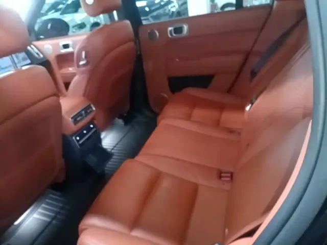 Li Auto L7 — Фото автомобиля 16