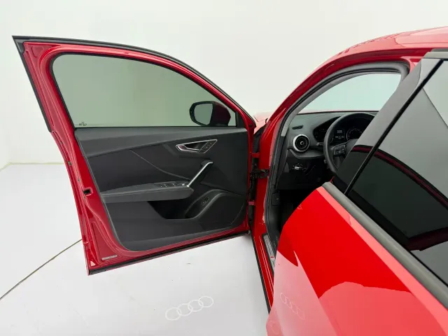 Audi Q2L — Фото автомобиля 24
