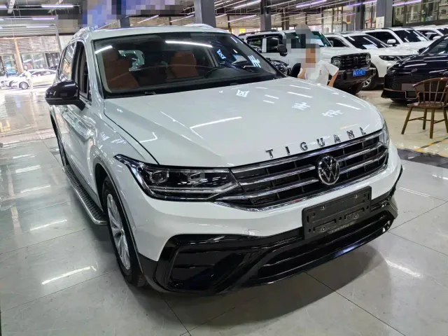 Volkswagen Tiguan L — Фото автомобиля 3