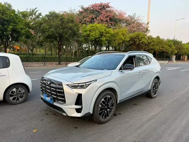 Фотография автомобиля — GAC Trumpchi GS4