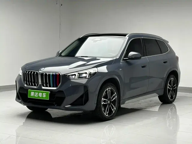Фотография автомобиля — BMW X1