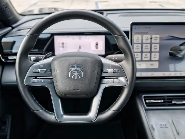 BYD Qin L — Фото автомобиля 12