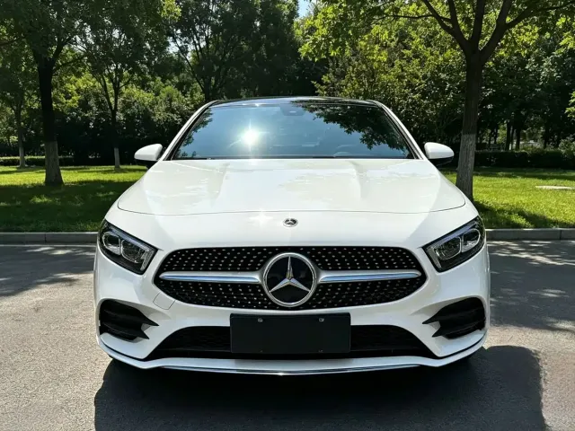 Mercedes-Benz Mercedes-Benz A-Class 2022 Facelift III A 200 L Sport Sedan Fashion — Фото автомобиля 2