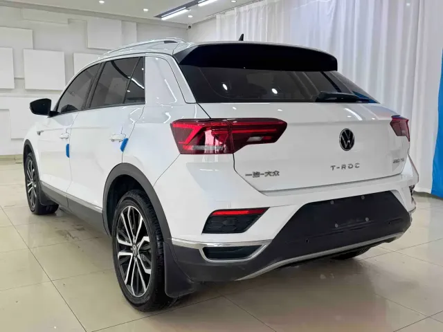 Volkswagen T-Roc — Фото автомобиля 4