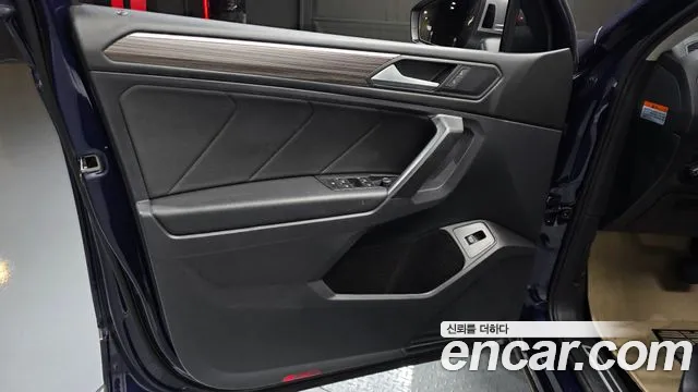 Volkswagen Tiguan — Фото автомобиля 24
