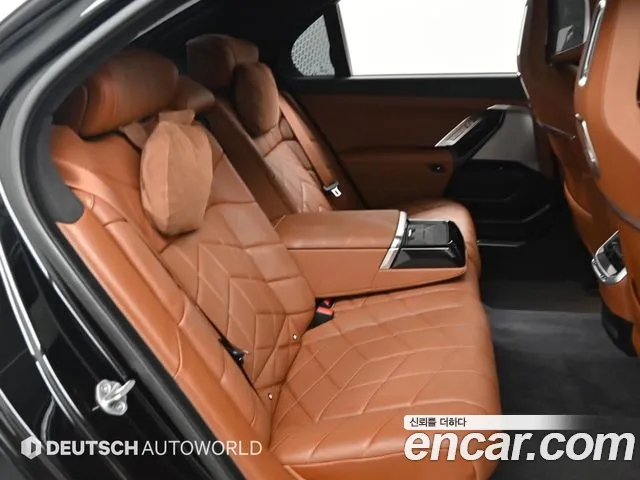 BMW 7-Series — Фото автомобиля 12